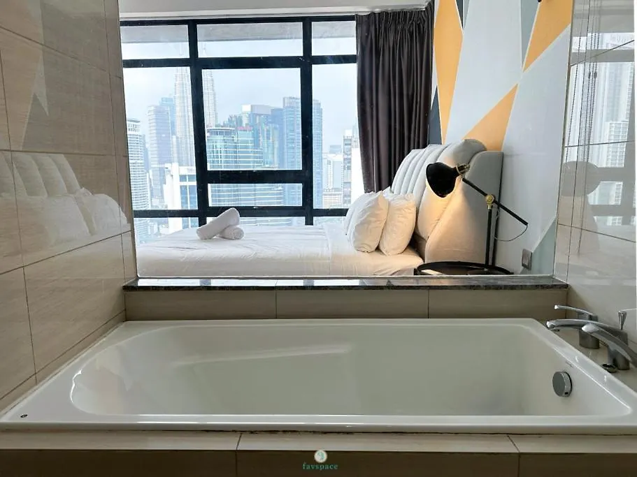 Stunning Klcc House View - Parking & Wi-Fi - 5 Pax Apartment Kuala Lumpur